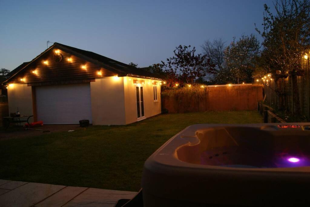Well Equipped Large Home With Hot Tub & Log Burner Washford Exterior photo